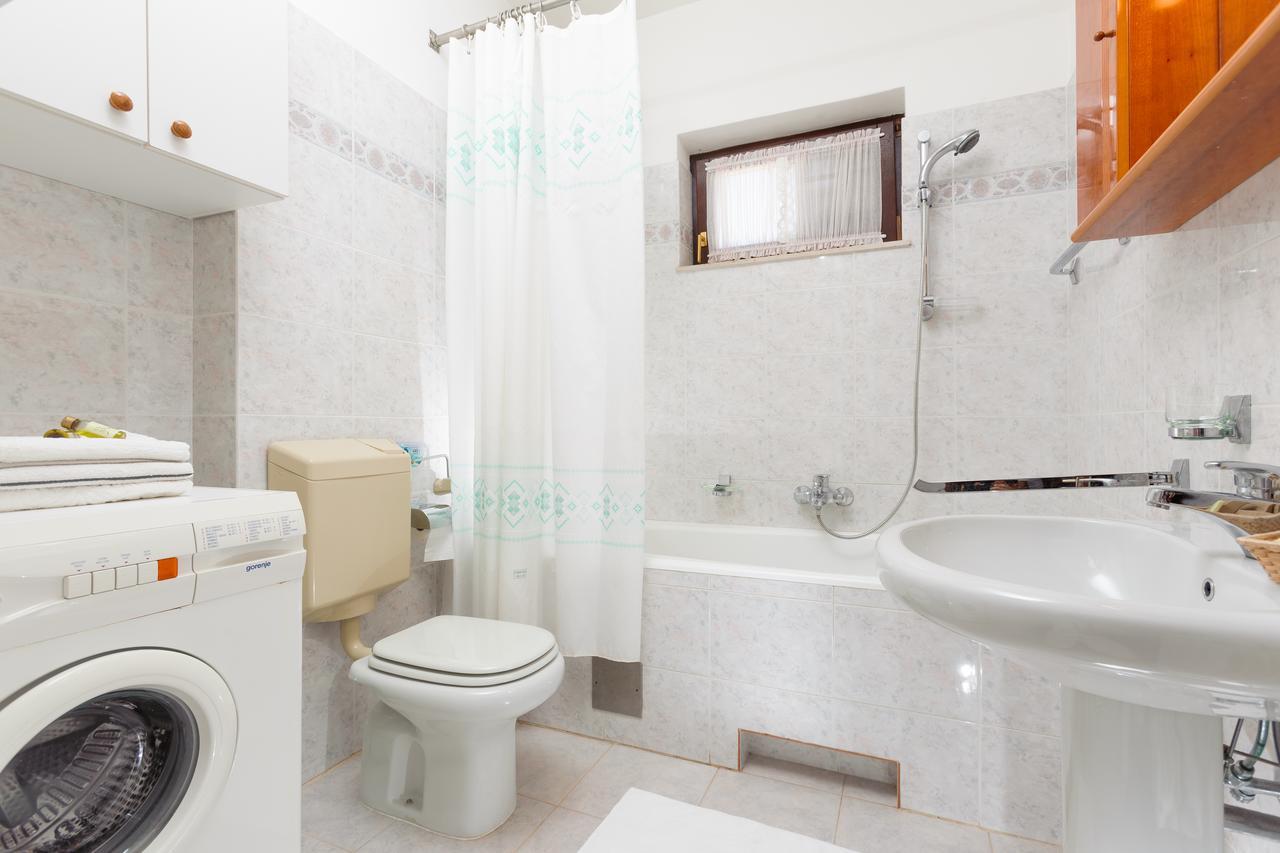 Villa Rosa Kastela Bagian luar foto