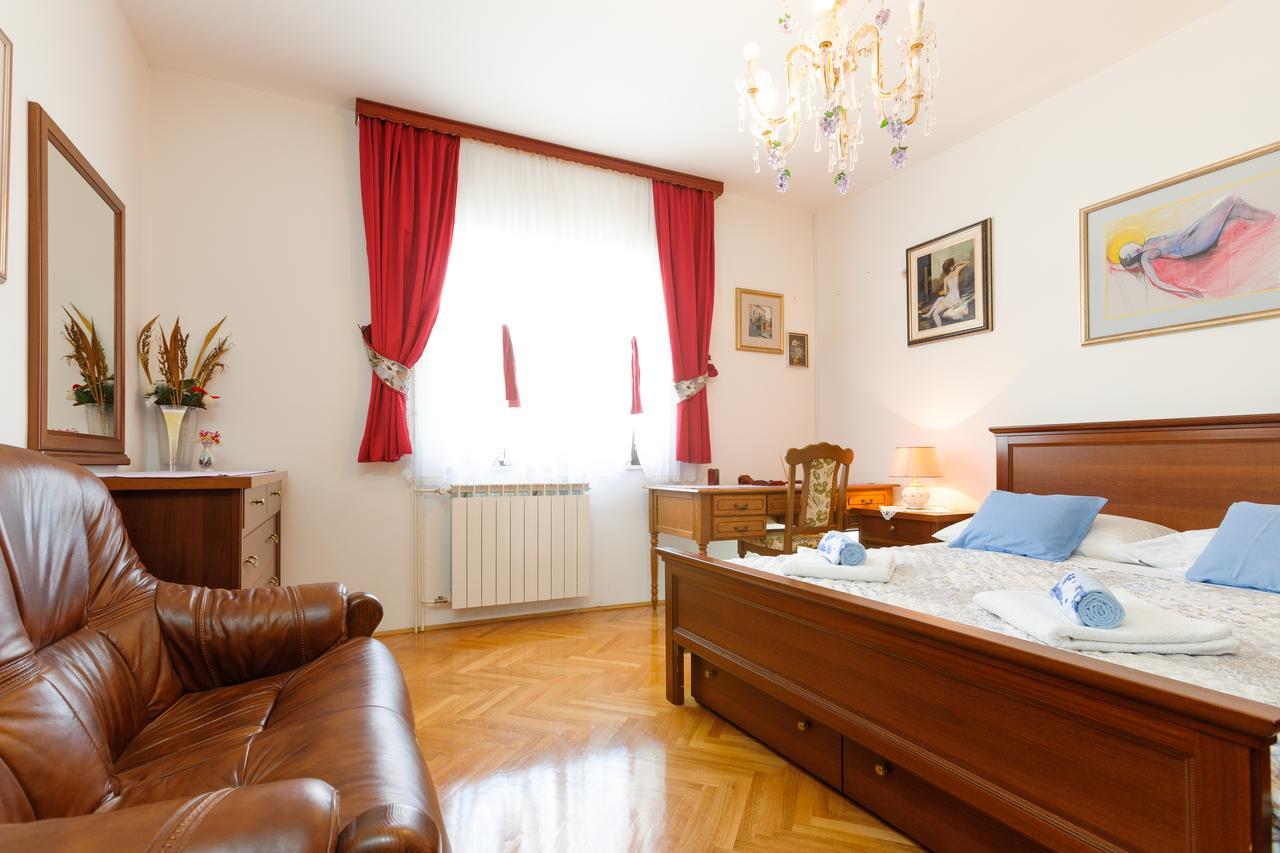 Villa Rosa Kastela Bagian luar foto