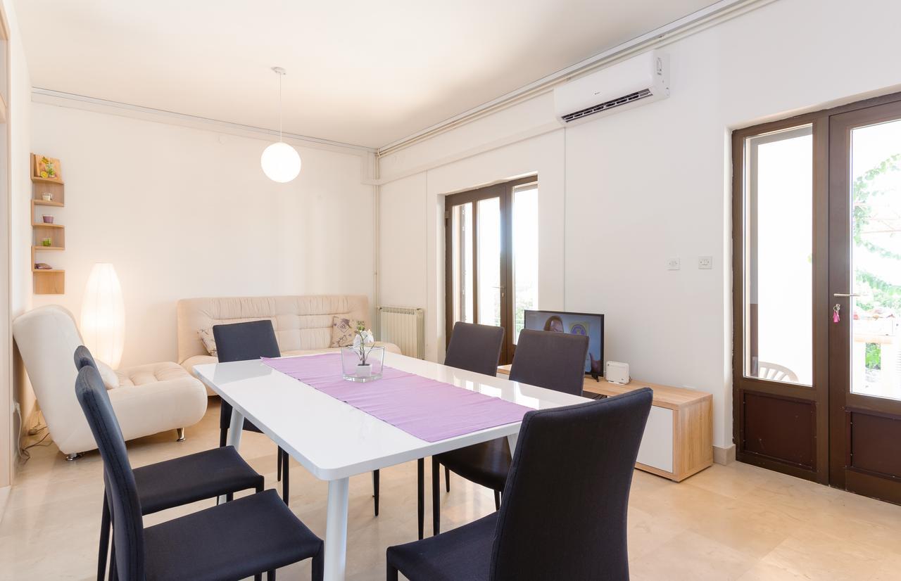 Villa Rosa Kastela Bagian luar foto