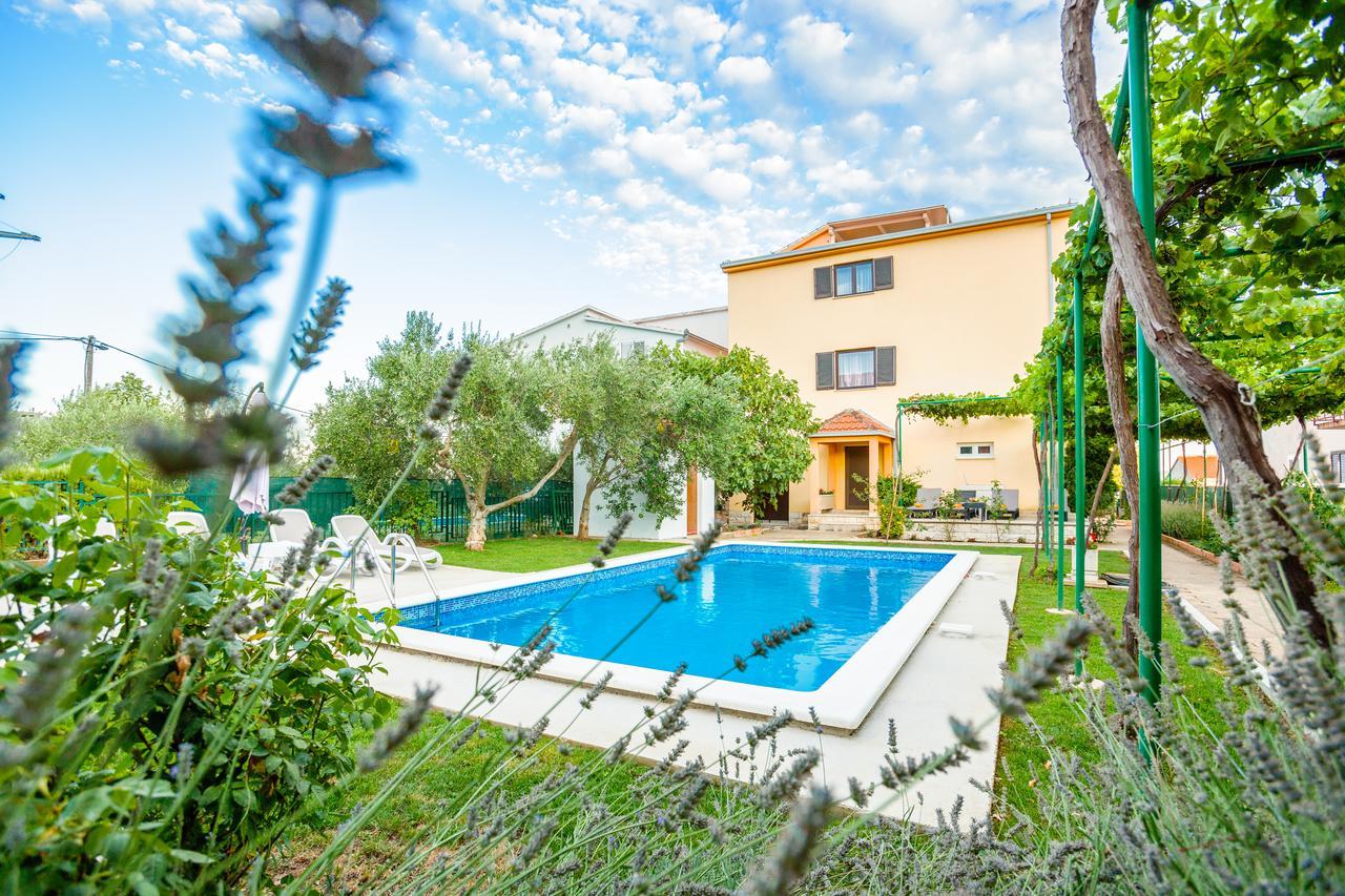 Villa Rosa Kastela Bagian luar foto