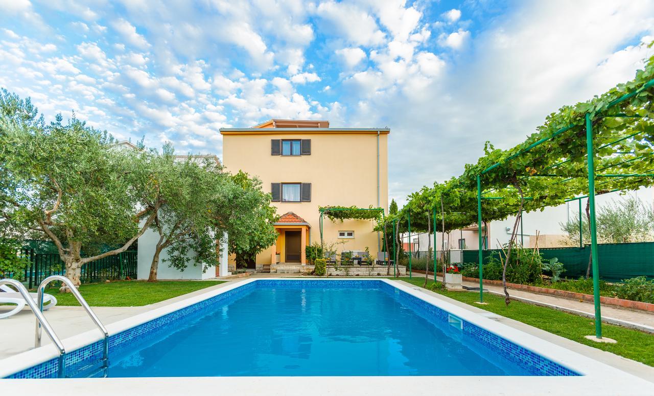 Villa Rosa Kastela Bagian luar foto
