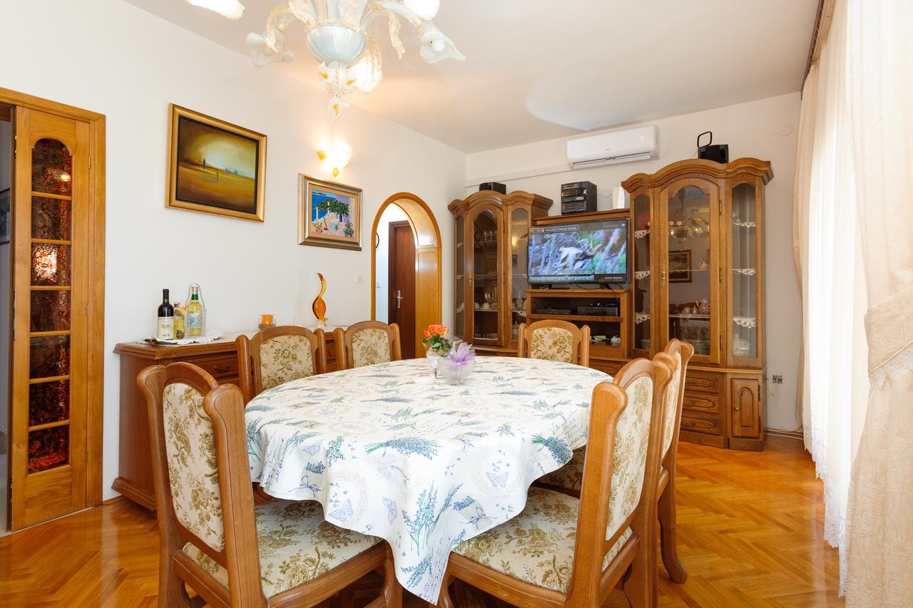 Villa Rosa Kastela Bagian luar foto