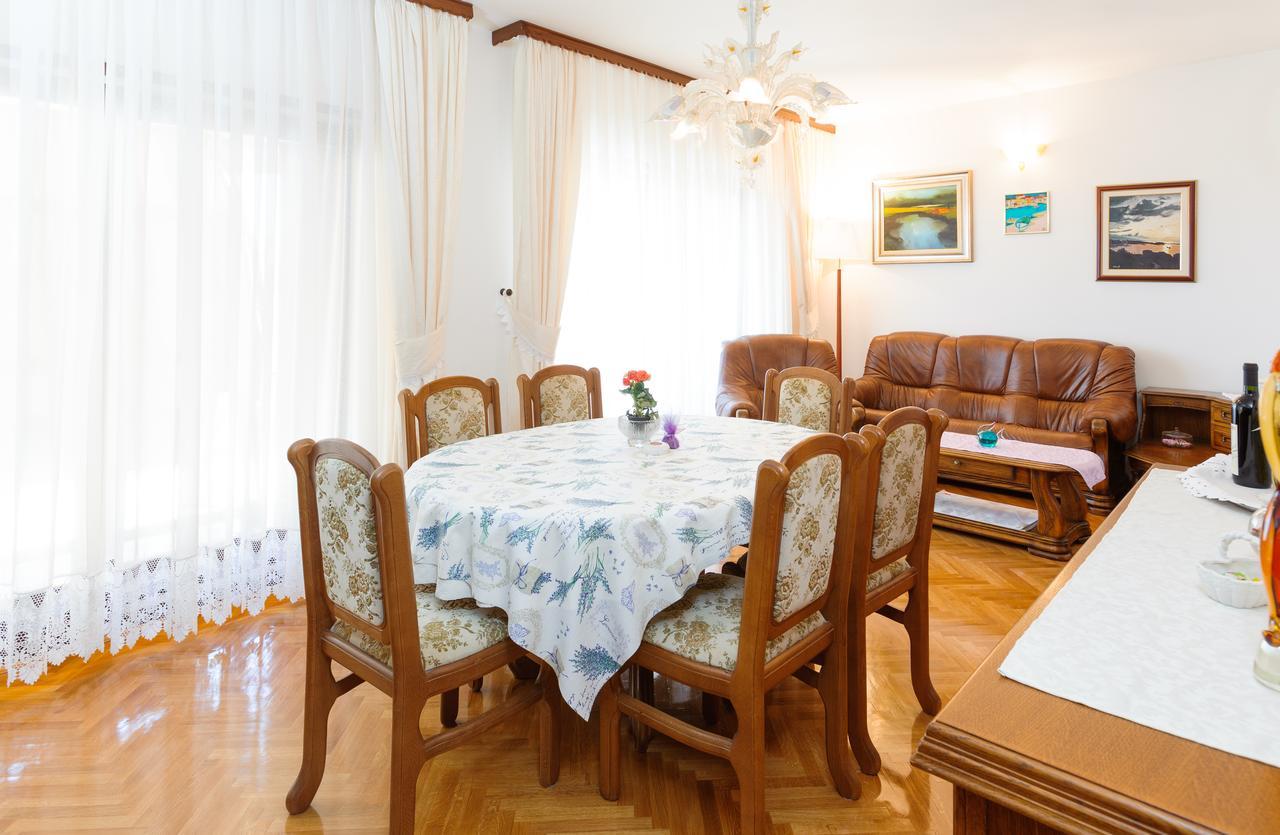 Villa Rosa Kastela Bagian luar foto
