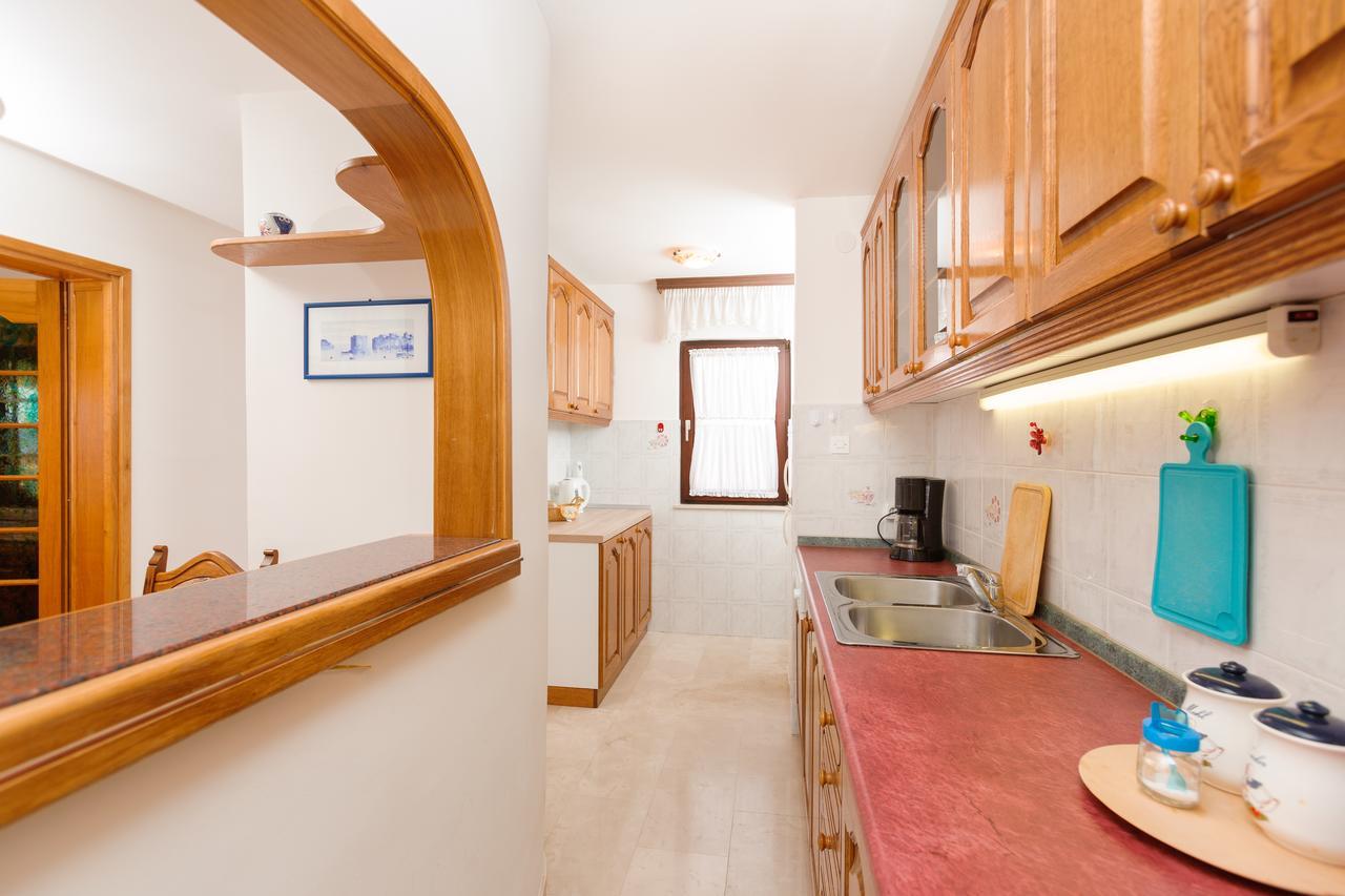 Villa Rosa Kastela Bagian luar foto