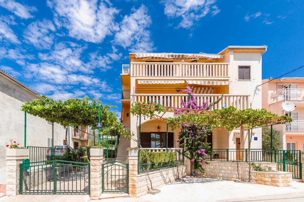 Villa Rosa Kastela Bagian luar foto