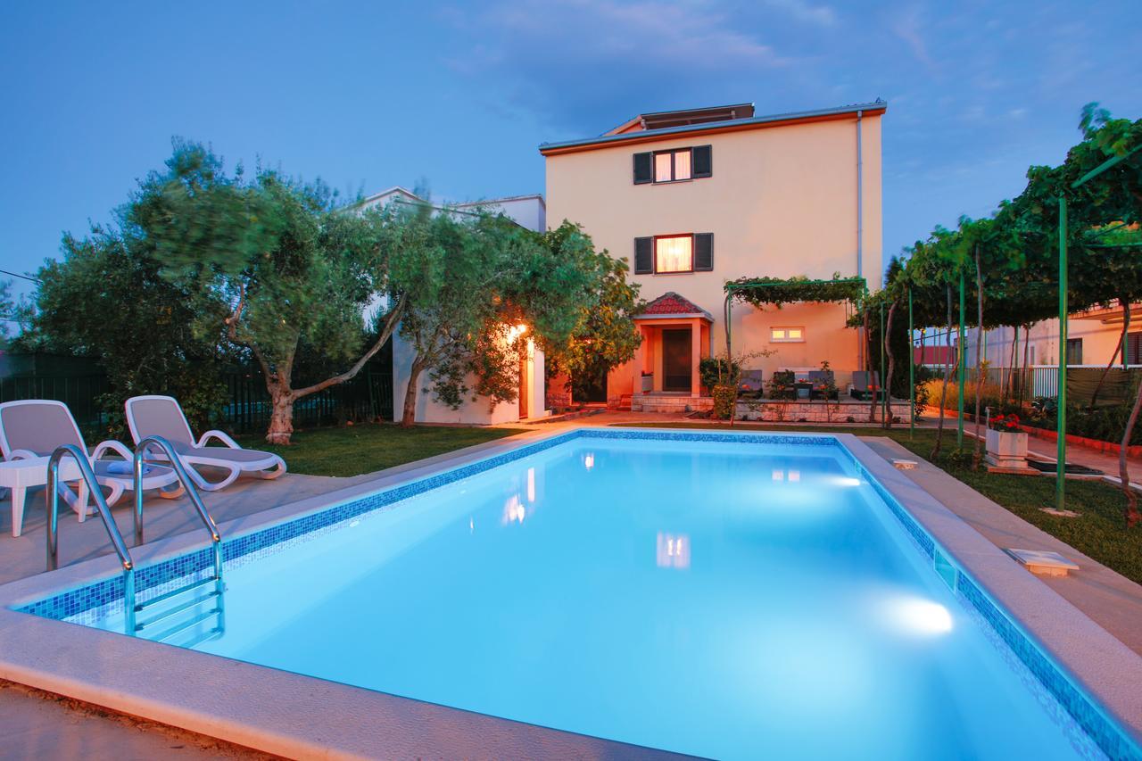 Villa Rosa Kastela Bagian luar foto