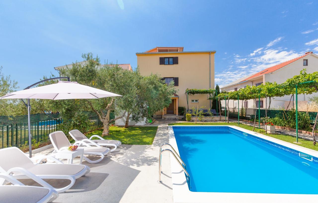 Villa Rosa Kastela Bagian luar foto